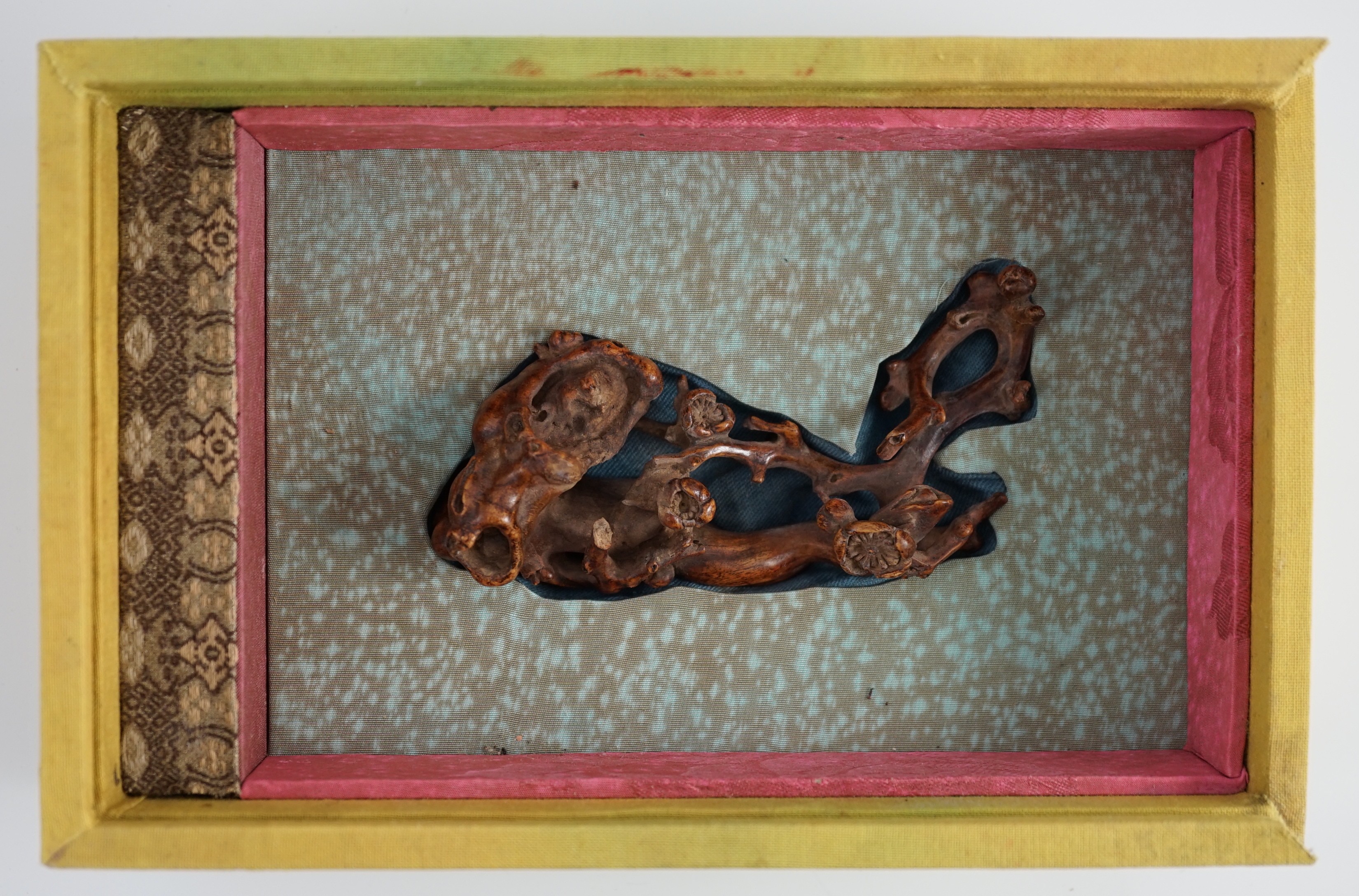 A Chinese aloeswood (?) carving, 10cm, boxed